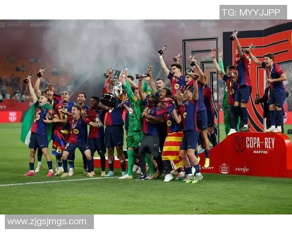 国王杯激战那不勒斯平巴萨补时争议进球引发全场沸腾